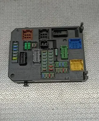 Citroen C4 II Picasso Fuse module 9806098680 BSIQ0401 333214448