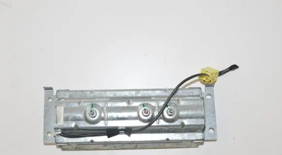 Nissan NP300 Passenger airbag