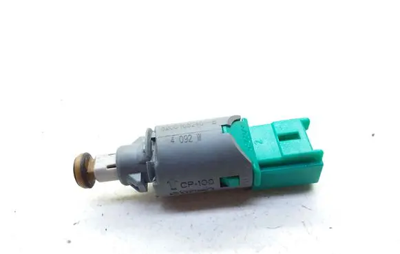 Renault Megane II Brake pedal sensor switch 8200168240B