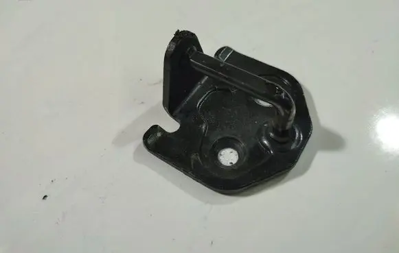 Ford Focus Front door lock loop/hook striker 
