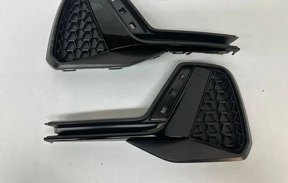 Audi A1 Front bumper lower grill 82A807834B 82A807833B 82A807834