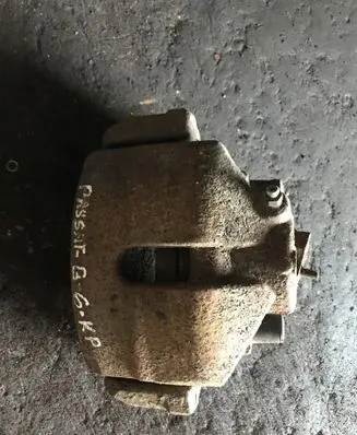 Volkswagen PASSAT B6 Front brake caliper