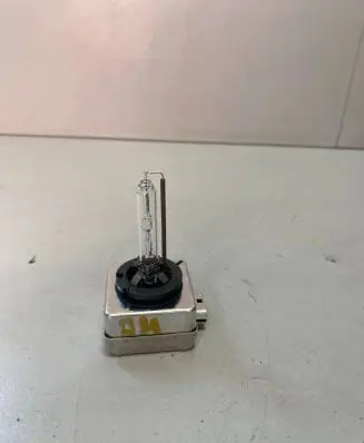 Volvo V70 Xenon bulb 273082 D1S35W 0U3DOT