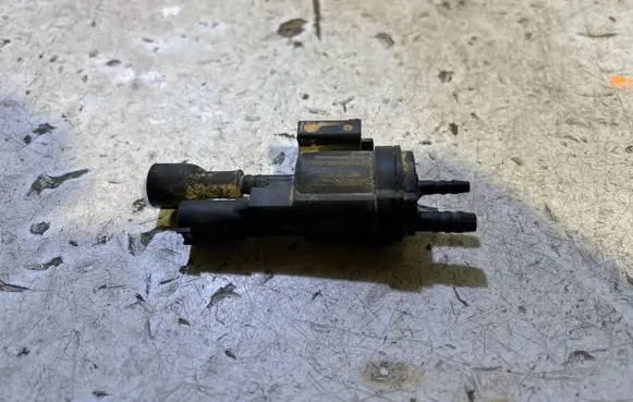 Mercedes-Benz GLA W156 Turbo solenoid valve 0025407997