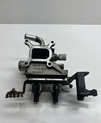Volvo V50 Thermostat housing 1S768K556AJ