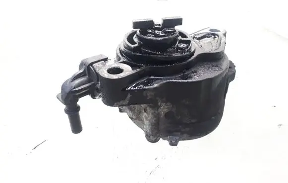 Ford Focus Vacuum pump D1561A 2703P