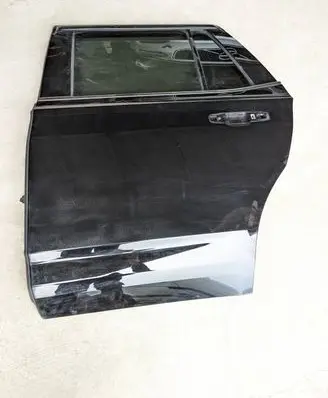 Chevrolet Tahoe Rear door 
