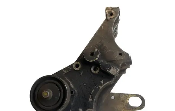 Land Rover Discovery Engine mounting bracket ERR5893
