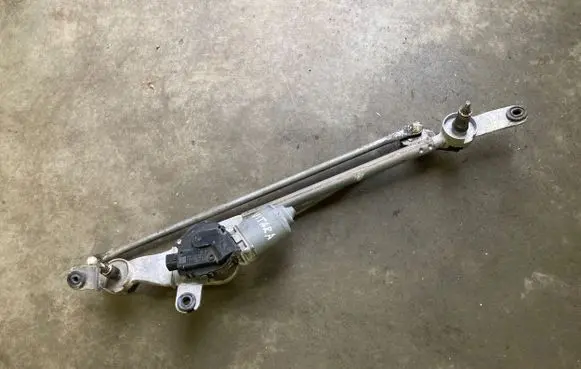 Suzuki Grand Vitara II Front wiper linkage and motor 3811065J10 1593000472