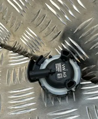 Volkswagen PASSAT B8 Airbag deployment crash/impact sensor 3Q0959354A 1301160905