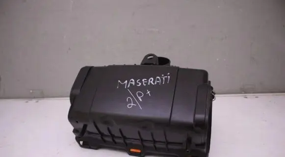 Maserati Quattroporte Air filter AC13