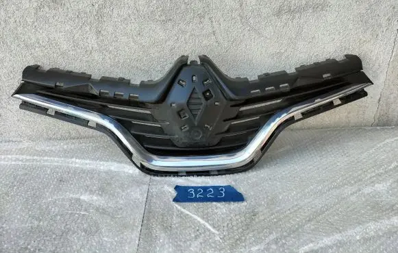 Renault Captur Front bumper upper radiator grill 62310233SR
