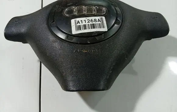 Audi A6 S6 C5 4B Steering wheel airbag 8L0880201J