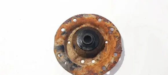 Toyota Yaris Coil spring mount 