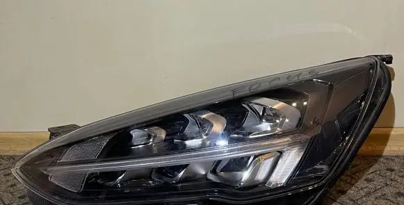 Ford Focus Headlight/headlamp JX7B13E015CE