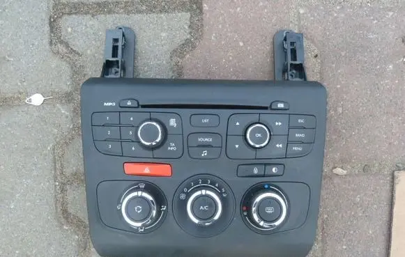 Citroen C4 II Climate control unit 1111111111