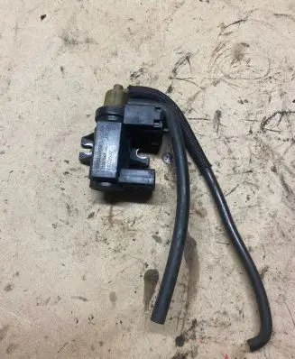 Volvo XC60 Turbo solenoid valve 31293964 13T221