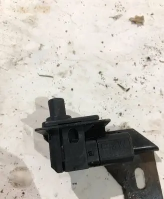 BMW 7 E65 E66 Bonnet alarm switch sensor 8352229
