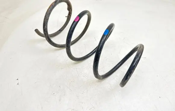 Toyota Avensis T250 Front coil spring