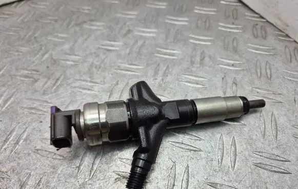 Subaru Forester SH Fuel injector 16613AA020