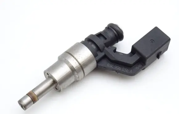 Volkswagen Touran I Fuel injector 03C906036A 0261500016