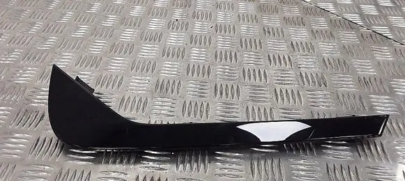 Land Rover Discovery 5 Rear side glass trim hy32254a43a
