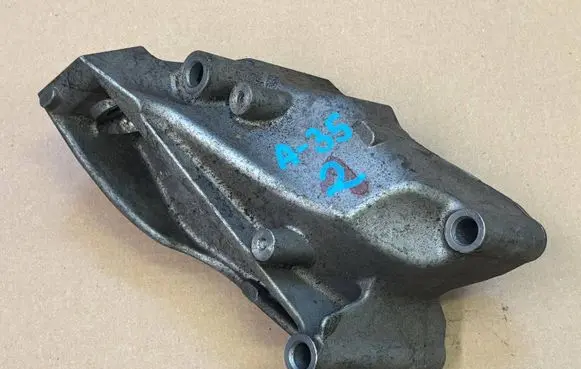 Volkswagen Amarok Engine mounting bracket 03L199307B