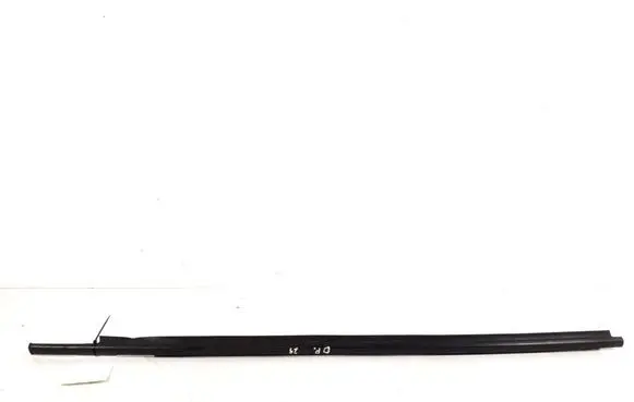 Toyota Yaris Front door glass trim molding 68160-0D060