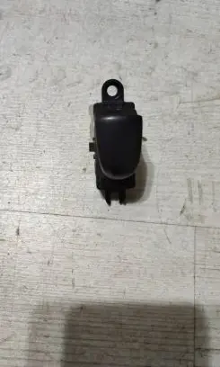 Nissan Qashqai Electric window control switch