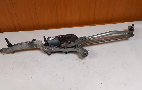 Mercedes-Benz C W205 Front wiper linkage A2048201040