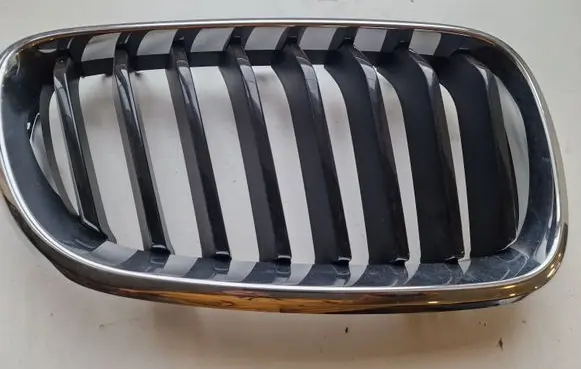 BMW 2 F22 F23 Front bumper upper radiator grill 7295522