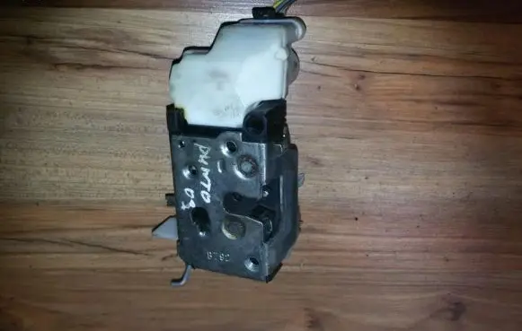Fiat Punto (188) Front door lock