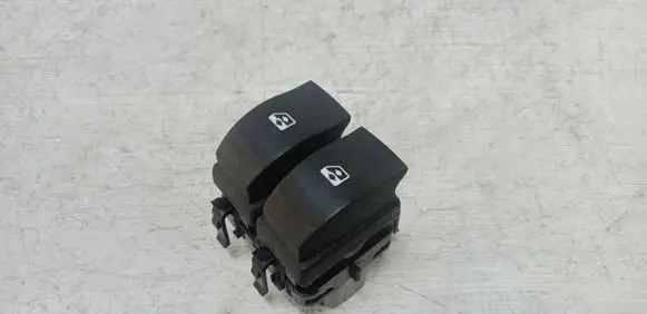 Renault Espace - Grand espace IV Electric window control switch 015088A