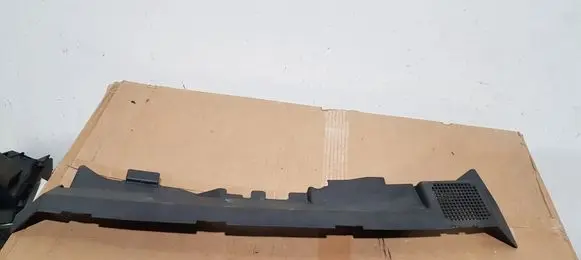 Ford C-MAX I Quarter panel pressure vent 3M5116613A