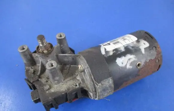 Seat Ibiza II (6k) Front wiper linkage and motor