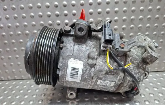Renault Megane III Air conditioning (A/C) compressor (pump) S26338119 926005211R