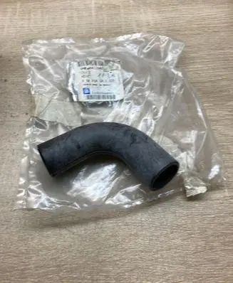 Opel Astra G Breather hose/pipe 90411945