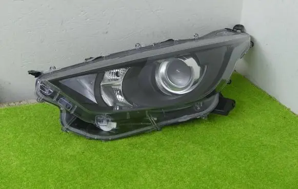 Toyota Yaris Headlight/headlamp EUK06
