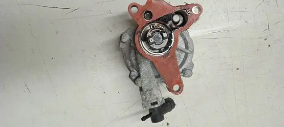 Opel Vivaro Vacuum pump