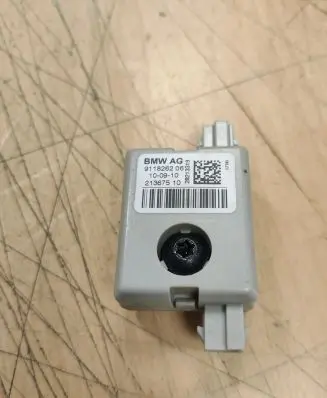BMW 5 F10 F11 Antenna control unit 911826206