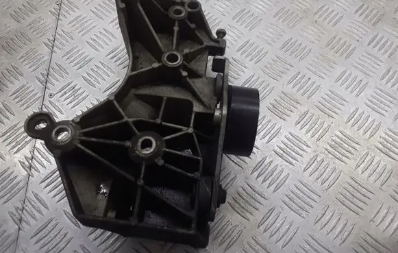 Renault Megane I Generator/alternator bracket 7700273712