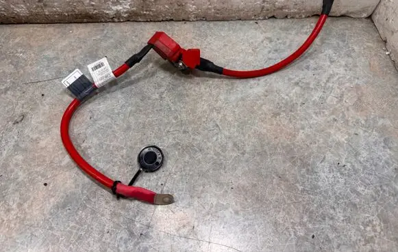 BMW 4 F32 F33 Positive cable (battery) 6835243 6834543 5A0J0L61
