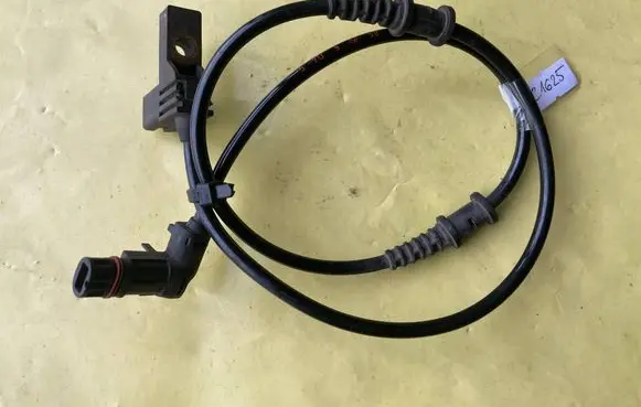 Mercedes-Benz C W203 Front ABS sensor wiring A2035451505