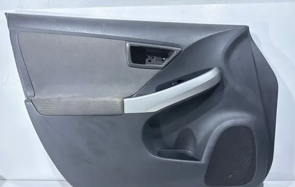 Toyota Prius (XW30) Front door card panel trim 67783x1b10