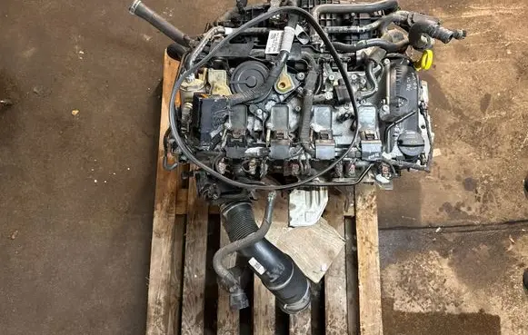 Audi Q3 F3 Engine DHH DHH018534 06L103025N