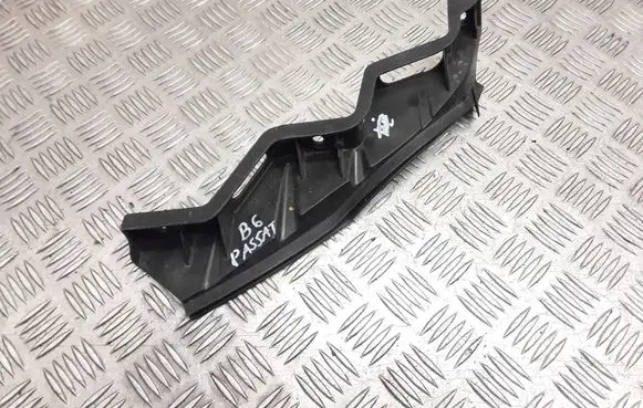Volkswagen PASSAT B6 Front bumper mounting bracket 3C0807890