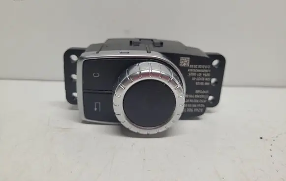 Multifunctional control switch/knob