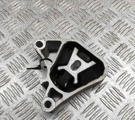 Mercedes-Benz CLA C117 X117 W117 Engine mount bracket A2462400809