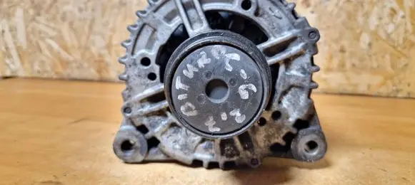 Citroen C6 Generator/alternator C631964R 29421129 0121715001