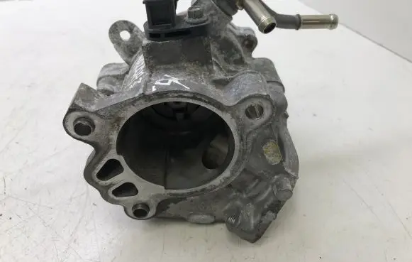 Mazda 3 III other engine part S8204 700502